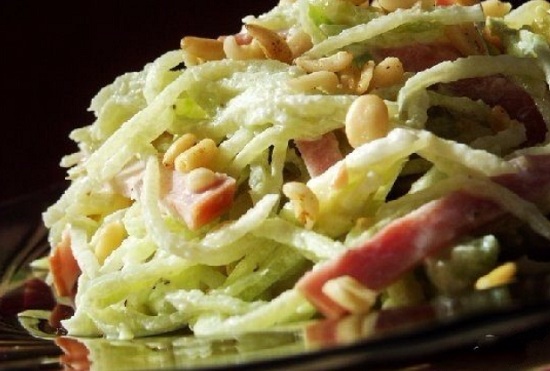 Салат с зелёной редькой: простые рецепты