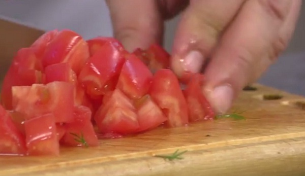 narezayam-pomidory