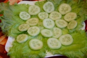 Как приготовить греческий салат - 1й слой