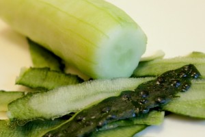 Как приготовить греческий салат - огурец