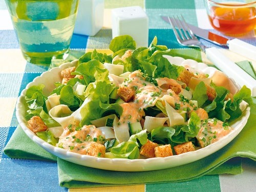 Пошаговый рецепт: Легкий диетический салат с грудкой.