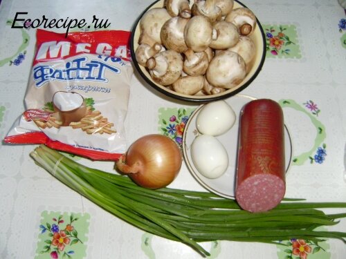 Ингредиенты для салата Обжорка с сухариками и грибами