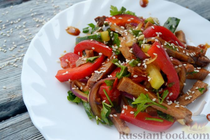 салат самый вкусный с помидорами и говядиной