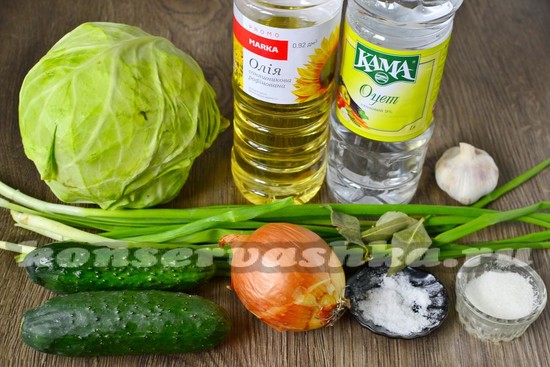 Ингредиенты для приготовления салата с молодой капустой на зиму