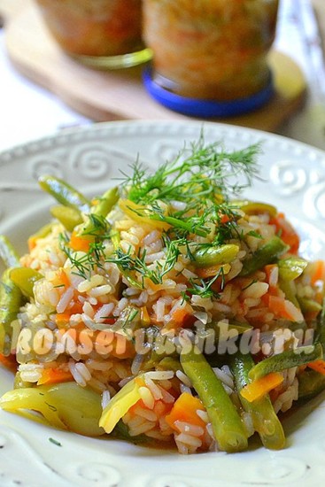 Салат из риса с зеленой фасолью на зиму