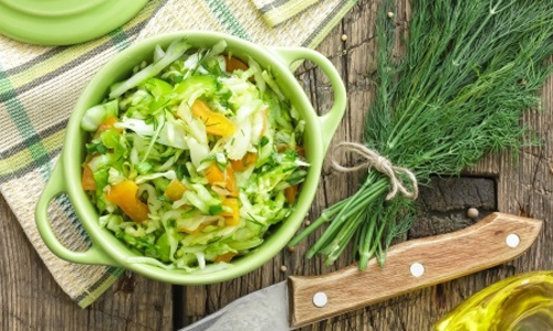 Вкусный салат из капусты свежей на праздник