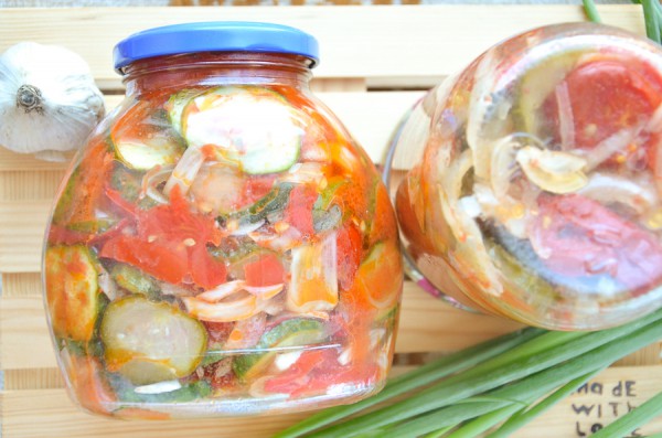 Салаты из помидоров и огурцов на зиму рецепты с фото простые и вкусные