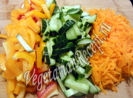 морковка, перец и огурец для салата