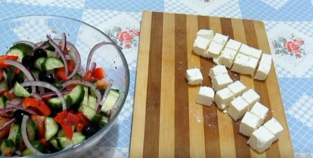 grecheskij-salat-recept