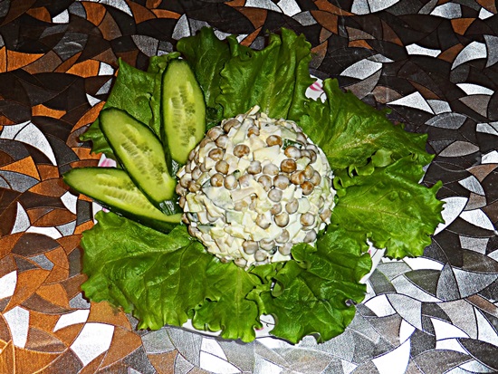 Самый вкусный салат с кальмарами – простые пошаговые рецепты с фото и видео