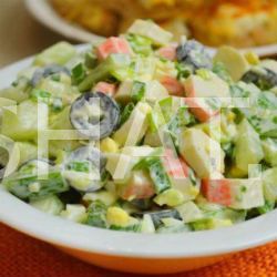 14_sloenyy-salat-s-krabovymi-palochkami-i-ananasami