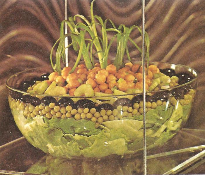 салат с консервированным зеленым горошком