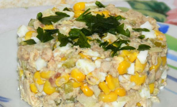 Вкусные рецепты салатов из рыбной консервы