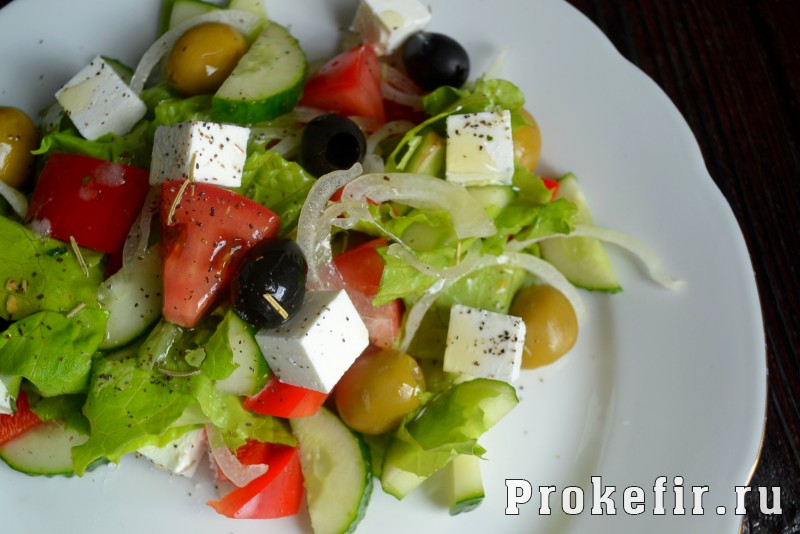 Греческий салат рецепт с фетаксой: фото 6