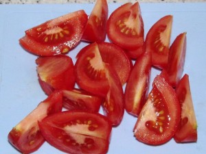 резанный томат
