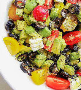 Салат с авокадо и оливками рецепт