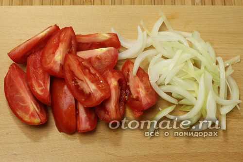 Салат пальчики оближешь рецепт на зиму из помидор дольками с луком
